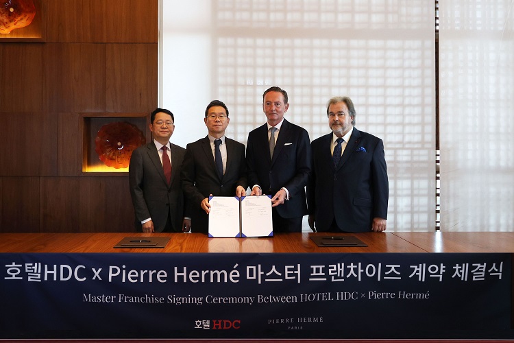 호텔HDC가 디저트계의 피카소로 불리는 ‘피에르 에르메’의 국내 독점 도입 계약을 체결했다. / 파크하얏트서울