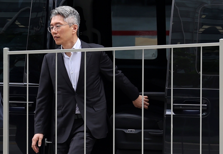 류긍선 카카오모빌리티 대표는 지난 21일 ‘김건희 특검’ 사무실에 출석해 조사를 받았다. / 뉴시스