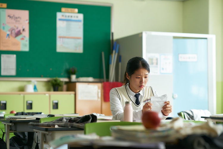 영화 ‘세계의 주인’이 한국 영화 최초로 토론토국제영화제 경쟁 부문에 초청됐다. / 바른손이앤에이