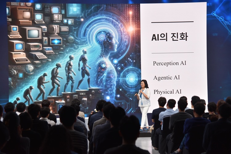 홈앤쇼핑이 23일 ‘홈앤쇼핑 명사초청포럼’을 개최한 가운데, 박영선 전 중기부 장관이 ‘우주의 탄생, 생명의 탄생, AI의 탄생’을 주제로 강연에 나섰다. / 홈앤쇼핑