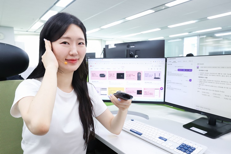 LG유플러스가 통신사 최초로 고객센터에서 각 가정 내 IPTV 리모컨을 원격으로 진단할 수 있는 시스템을 구축해 상담에 활용한다고 24일 밝혔다. / LG유플러스