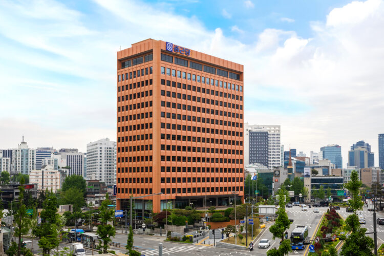 종근당은 자체개발한 항체-약물 접합체(ADC) 기반 항암 신약 ‘CKD-703’이 미국 FDA로부터 임상 1/2a상 시험을 승인받았다고 25일 밝혔다.