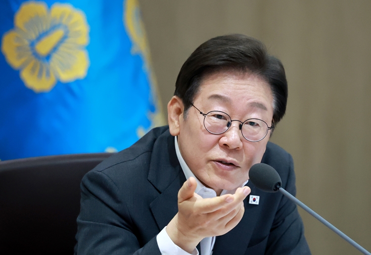 이재명 대통령이 29일 서울 용산 대통령실 청사에서 열린 국무회의에서 발언하고 있다. (대통령실통신사진기자단) / 뉴시스