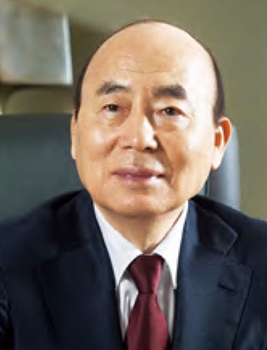이봉관(사진) 회장은 업계가 대체로 기피하던 지역주택조합 사업을 적극 공략해 서희건설의 가파른 성장을 이끌었다. 하지만 최근 지역주택조합 사업을 둘러싼 각종 문제가 도마 위에 오르면서 예사롭지 않은 변수를 마주하고 있다. / 서희건설