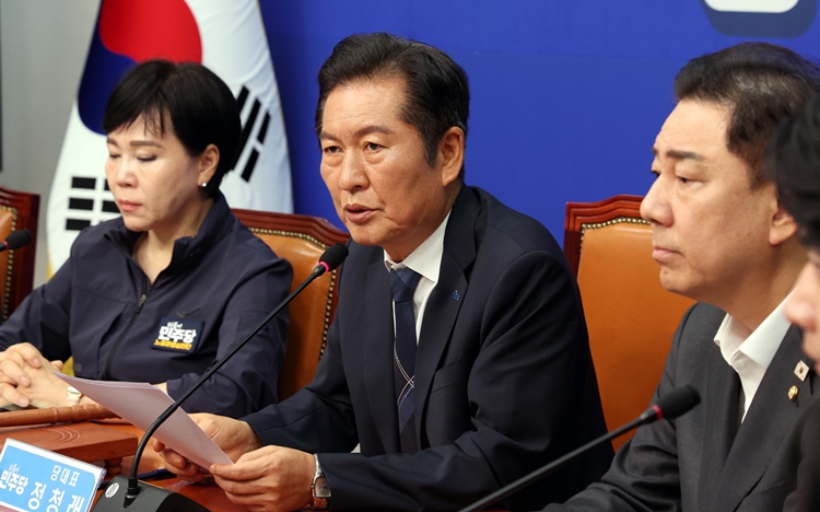 정청래 더불어민주당 대표가 6일 오전 국회에서 열린 최고위원회의에서 발언을 하고 있다. / 뉴시스