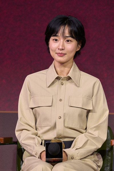 신인 배우 신주애를 연기한 신예 방효린. / 넷플릭스