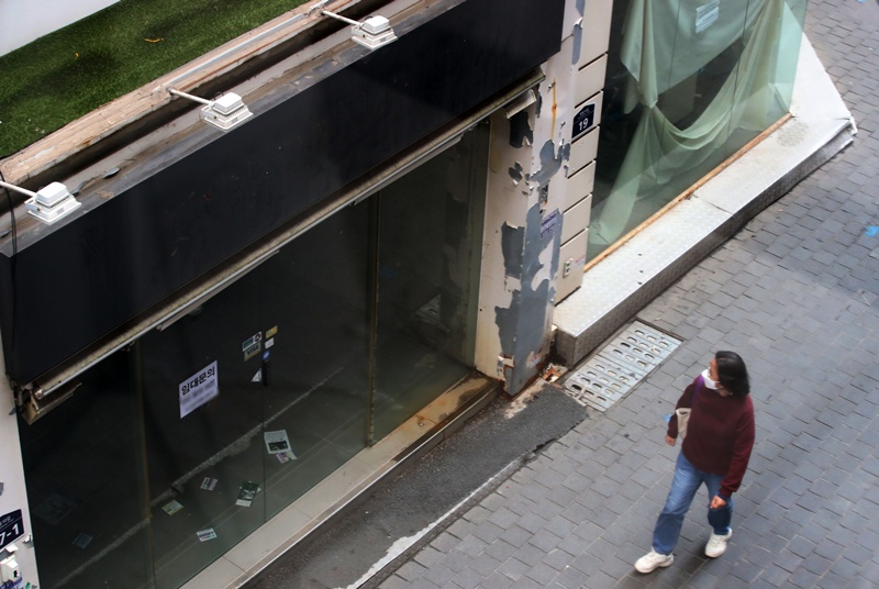 국민의힘 구자근 의원(경북 구미시갑)은 18일 정부 및 지자체가 지역 상권 활성화 구역 내 빈 점포 활용을 지원할 수 있도록 하는 ‘지역상권 상생 및 활성화에 관한 법률’ 개정안을 대표발의 했다. / 뉴시스