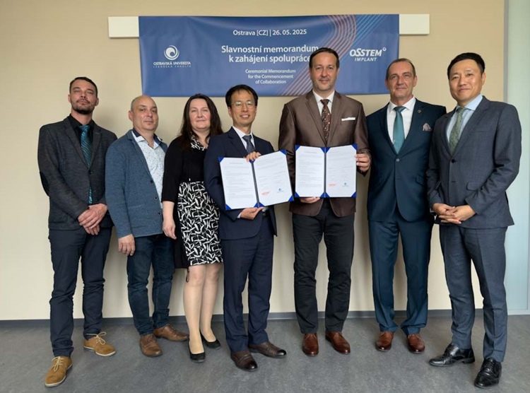 오스템임플란트가 체코의 'Ostrava University'와 치의학과 교육 지원을 골자로 협력 계약을 체결했다. 좌측부터 △Mr. Martin Kovář, Czech Sales Division Representative △Associate professor. Mr. Škarda, ViceDean for International Relations Faculty of Medicine △Mrs. Dr. Ivona Závacká, ViceDean for Studies and Life-long learning △Mr. Ki Duck Kim, Executive Managing Director of Osstem Europe △Associate professor. Mr. Maďar, Dean of the Faculty of Medicine, OU △Associate professor. Mr. Starosta, ViceDean for Dentistry Faculty of Medicine △Mr. Bohyun Kim, Director of Czech Sales Division. / 오스템임플란트
