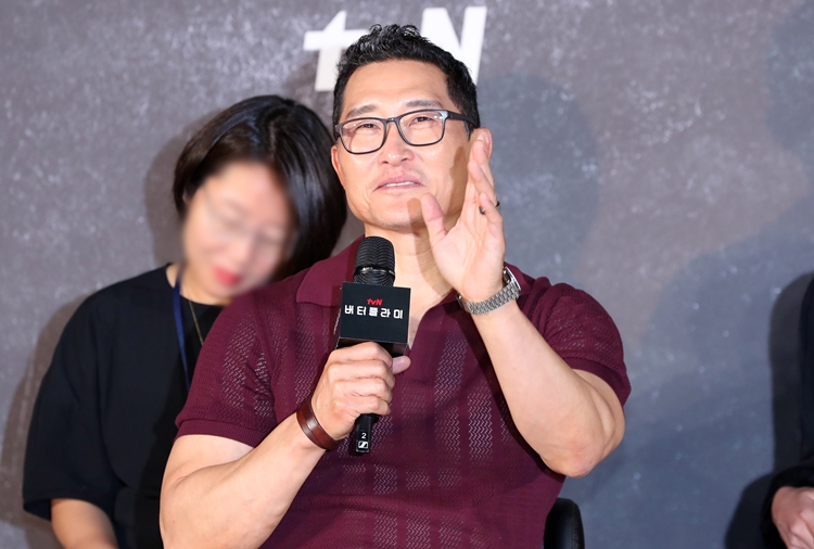 한국계 미국 배우 대니얼 대 킴이 작품 공개 소감을 전했다. / 뉴시스