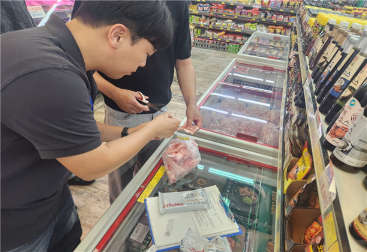 국립농산물품질관리원이 축산물 수입·유통업체, 관광지 축산물판매장, 음식점 등을 대상으로 원산지 표시를 점검한 결과, 위반업체 329개소가 적발됐다. / 국립농산물품질관리원