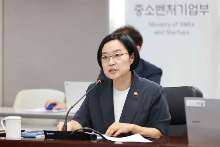 중소벤처기업부가 중소기업 매출액 기준 상향을 위한 ‘중소기업기본법 시행령’ 일부개정안을 26일 국무회의에서 의결했다고 밝혔다. 사진은 한성숙 중소벤처기업부 장관. / 뉴시스