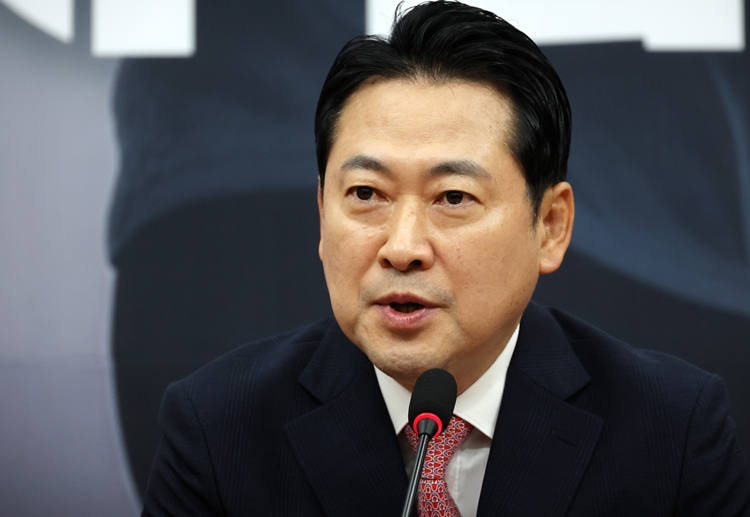 장동혁 국민의힘 당 대표가 28일 오전 서울 여의도 국회에서 열린 최고위원회의에서 발언하고 있다. / 뉴시스