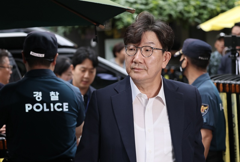 민중기 특별검사팀이 28일 국민의힘 권성동 의원에 대해 구속영장을 청구했고, 이에 권성동 의원은 "불체포특권을 포기하겠다"고 밝혔다. / 뉴시스 