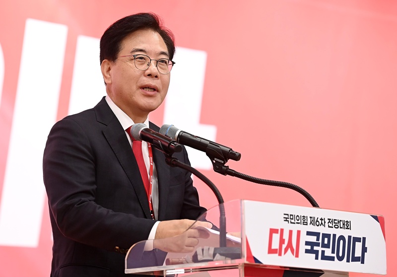 정부가 내년 예산안을 약 78조원 규모로 편성한 가운데 국민의힘 송언석 원내대표는 "전례를 찾기 힘든 급격한 재정 확대"라며 강도 높은 비판을 제기했다. / 뉴시스