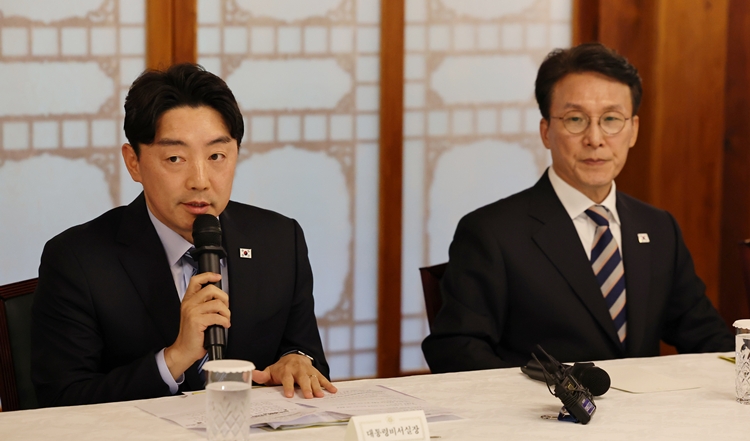 강훈식 대통령 비서실장이 지난 7일 서울 종로구 삼청동 국무총리공관에서 열린 고위당정협의회에서 발언하고 있다. (공동취재) / 뉴시스