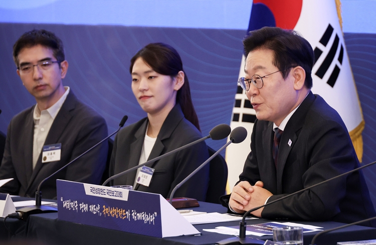이재명 대통령이 10일 서울 마포구 프론트원에서 열린 국민성장펀드 보고대회에서 발언하고 있다. (대통령실통신사진기자단) / 뉴시스