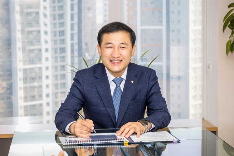 고병일 광주은행장은 올해 말 임기 만료를 앞두고 있다. / 광주은행