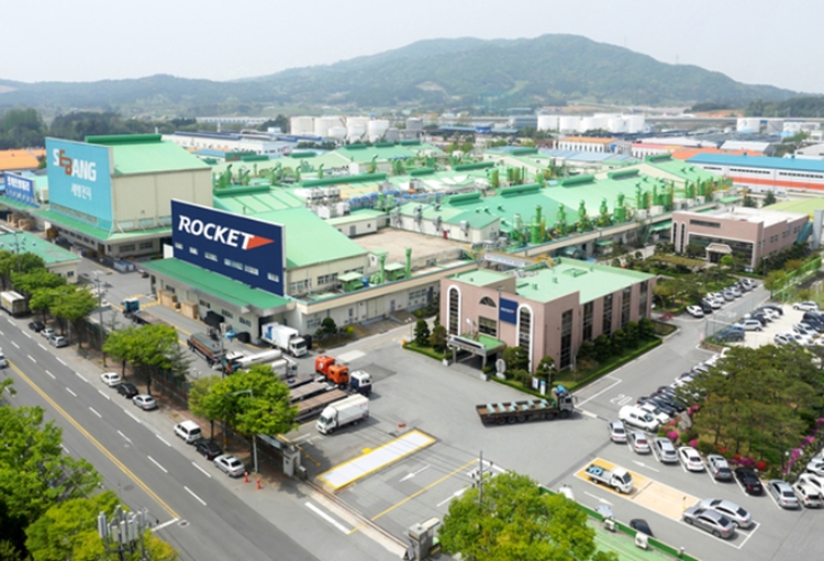 세방전지 소액주주연대는 미국 리조트 개발 사업 투자 손실과 관련해 사측이 소통을 외면하고 있다며 강하게 반발하고 나섰다. / 세방전지