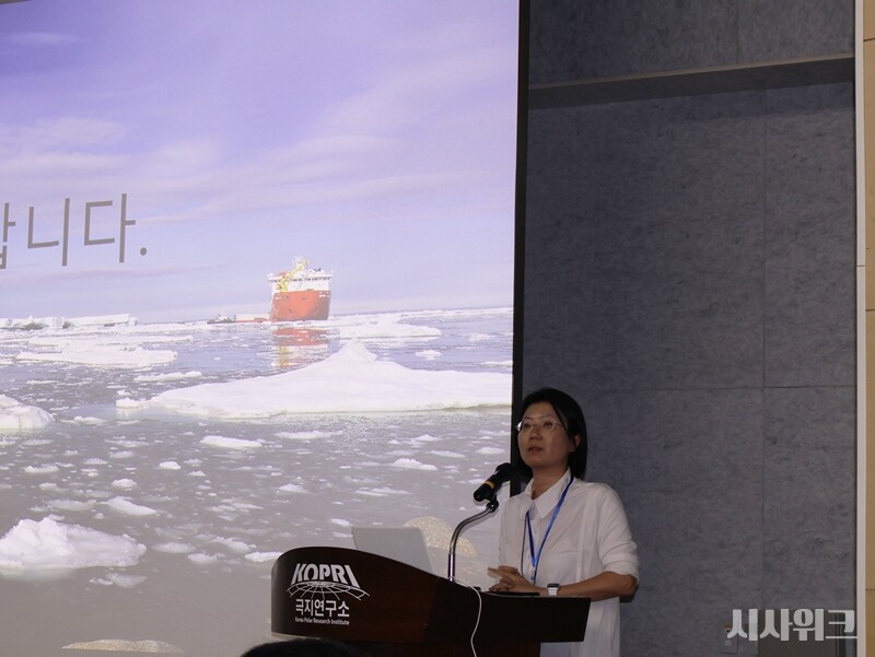 아라온호 선의로 근무한 민선영 전문의는  “근로 계약상 업무 시간은 주 40시간으로 돼 있지만 배 위에서 환자가 발생하는 것은 예측할 수 없는 일”이라며 “때문에 실질적으로 아라온호 선의는 일주일 내내 근무를 해야 해 상당히 체력적으로 고됐다”고 말했다./ 박설민 기자