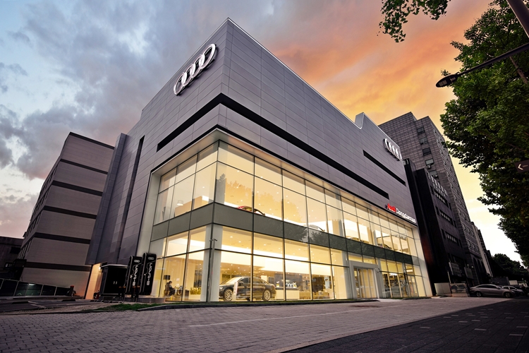 사진은 고진모터스가 올해 8월 26일 서울 동대문에 신규 오픈한 아우디 동대문 서비스센터. / 아우디코리아