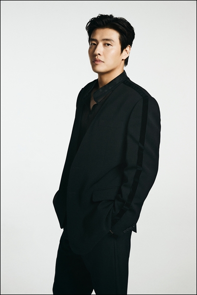 배우 강하늘이 영화 ‘퍼스트 라이드’로 돌아왔다. / 쇼박스