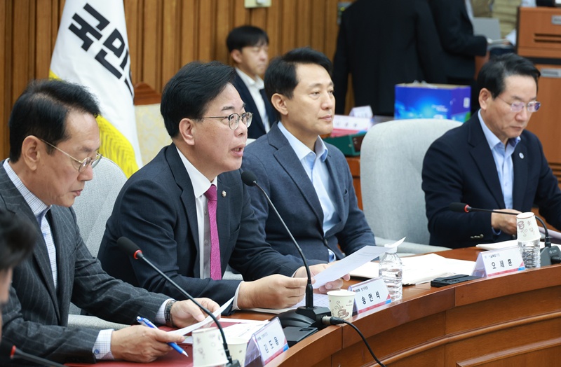 송언석 국민의힘 원내대표가 2일 서울 여의도 국회에서 열린 국민의힘-서울·인천·경기·강원 예산정책협의회에서 발언하고 있다. / 뉴시스