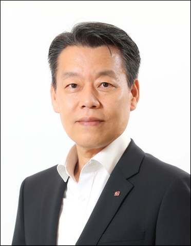 노진서 LX하우시스 사장은 취임 첫해 경영 리더십이 시험대에 오르고 있다. / 노진서 