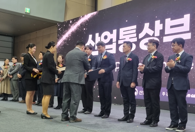 파워오토로틱스의 공근택 연구소장이 ‘2025 기계·로봇산업 발전 유공자’로 선정돼 산업통상자원부 장관 표창을 수상했다. / 파워오토로보틱스