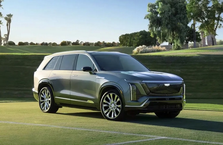캐딜락 전기차 비스틱이 최근 국내 환경부 인증을 통과했다. 비스틱은 리릭보다 큰 차량으로, 가격도 리릭보다 비쌀 것으로 예상된다. / 캐딜락