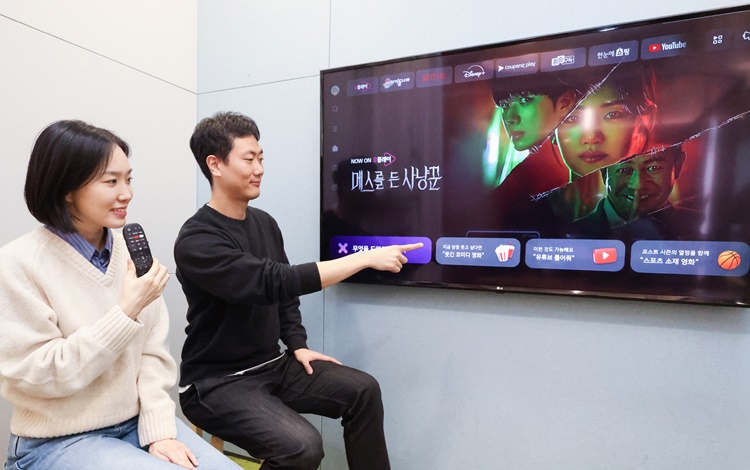 LG유플러스가 IPTV 서비스 ‘U+tv’의 음성 검색 기능을 AI(인공지능)시스템 ‘익시’ 기반으로 업데이트했다고 11일 밝혔다. / LG유플러스