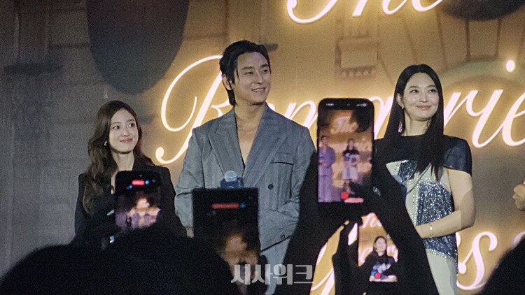 ‘재혼 황후’ 주역 (왼쪽부터) 배우 이세영·주지훈·신민아도 홍콩을 찾았다. / 사진|홍콩=이영실 기자