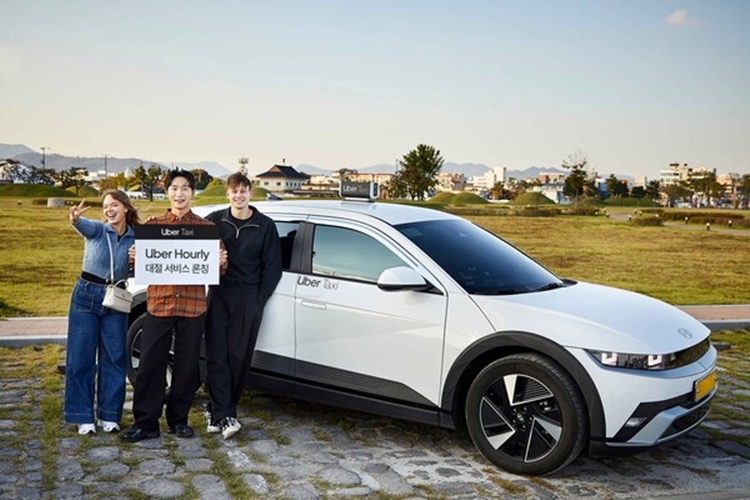 우버택시는 최근 경주와 제주에서 대절 서비스를 출시했다. / 우버택시