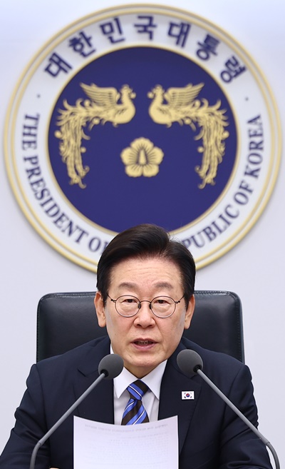 여론조사 전문기관 한국갤럽이 14일 공개한 이재명 대통령의 직무수행 평가 결과에 따르면, 긍정평가가 59%였고 부정평가는 32%를 기록했다.