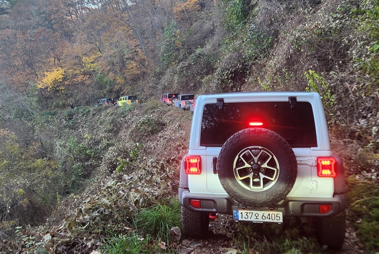 지프 랭글러는 험로 주행도 거뜬하다. / 제갈민 기자