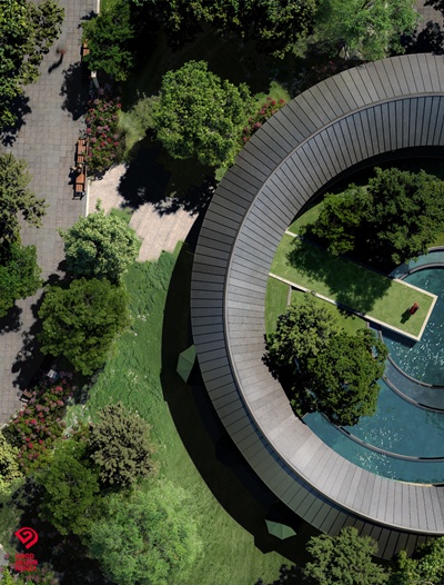 HDC현대산업개발은 17일 서울 송파구 잠실 래미안 아이파크 단지 내 커뮤니티시설인 ‘파크오아시스’가 2025 굿디자인어워드 코리아에서 은상을 수상했다고 밝혔다. / HDC현대산업개발