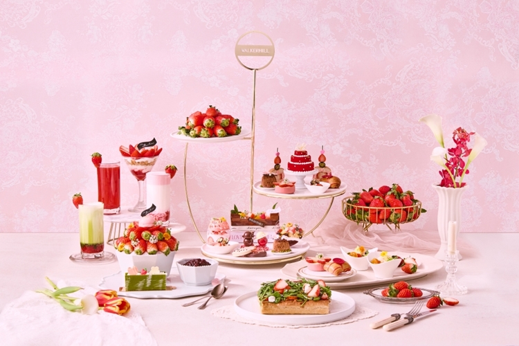 워커힐 호텔앤리조트가 겨울 딸기철을 맞아 딸기 디저트 프로모션을 진행한다. / 워커힐 호텔앤리조트