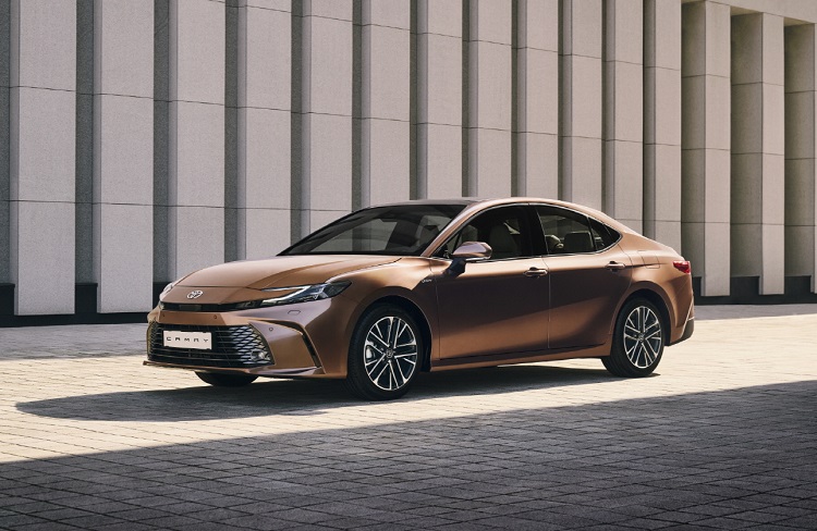 토요타가 지난해 4분기에 출시한 9세대 완전변경 캠리 모델이 올해 토요타 브랜드 판매 1위에 등극했다. / 토요타코리아