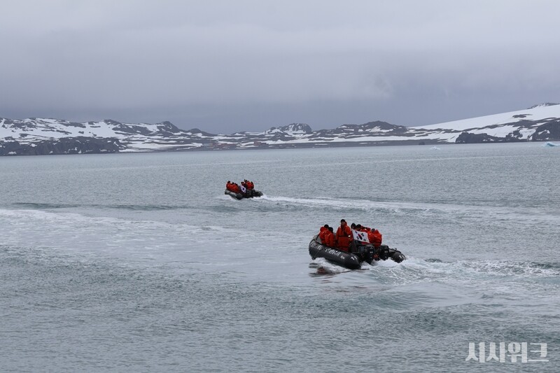 출남극 하는 37차 월동대원들./ 사진=남극특별취재팀