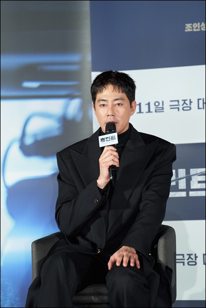 조인성이 류승완 감독과 세 번째 작업한 소감을 전했다. / NEW