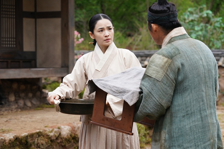 배우 전미도가 ‘왕과 사는 남자’로 관객을 만난다. / 쇼박스