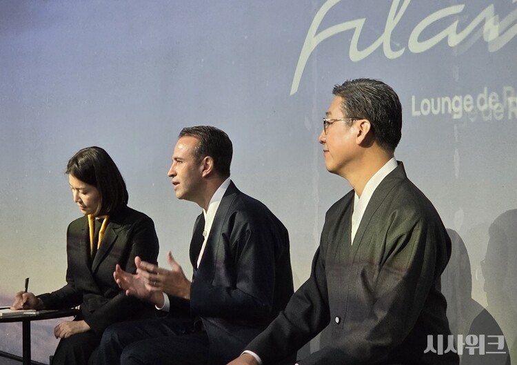 니콜라 파리 르노코리아 사장(가운데)은  소규모 인터뷰에서 신차 필랑트의 특장점 대해 강조했다. / 광진구=제갈민 기자