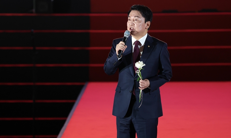 안철수 국민의힘 의원이 이재명 대통령의 SNS 정치에 대해 대통령기록물법 위반이라는 주장을 내놨다. / 뉴시스 