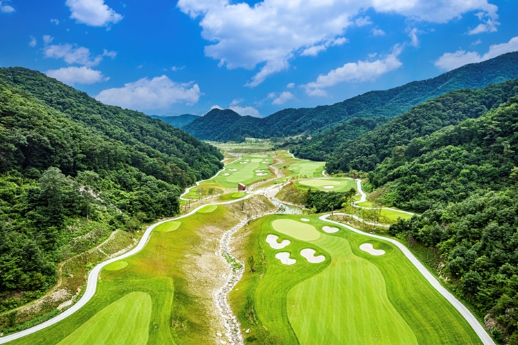 HDC리조트의 비회원제 골프장인 성문안CC는 지난해 방문객 수가 전년 대비 10% 이상 늘고 매출도 18% 이상 성장했다. / HDC리조트