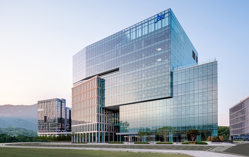 JW중외제약이 지난해 신약 연구개발에 투자를 늘렸음에도 영업이익이 13% 이상 성장하는 호실적을 달성했다. / JW중외제약