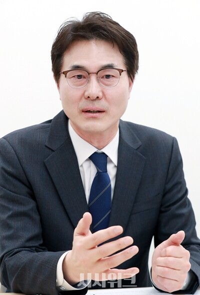 서정완 전 행정관은 본인의 강점으로 소통 능력을 꼽았다. 더불어민주당 중앙당 당직자로 근무하면서 국회의원은 물론 지자체장, 광역·기초의원 등과 두루 소통했던 경험이 본인의 자산이라는 것이다. 청와대 행정관 출신으로서 중앙과의 소통도 원활할 것이라고 밝혔다. / 사진=김현수 기자  