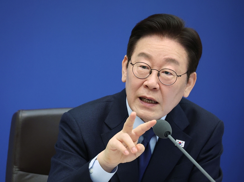 이재명 대통령이 10일 청와대에서 열린 국무회의에서 발언하고 있다. / 뉴시스