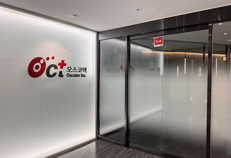 오스코텍은 자회사 제노스코의 상장을 추진하면서 소액주주연대와의 갈등이 본격화된 바 있다. / 오스코텍