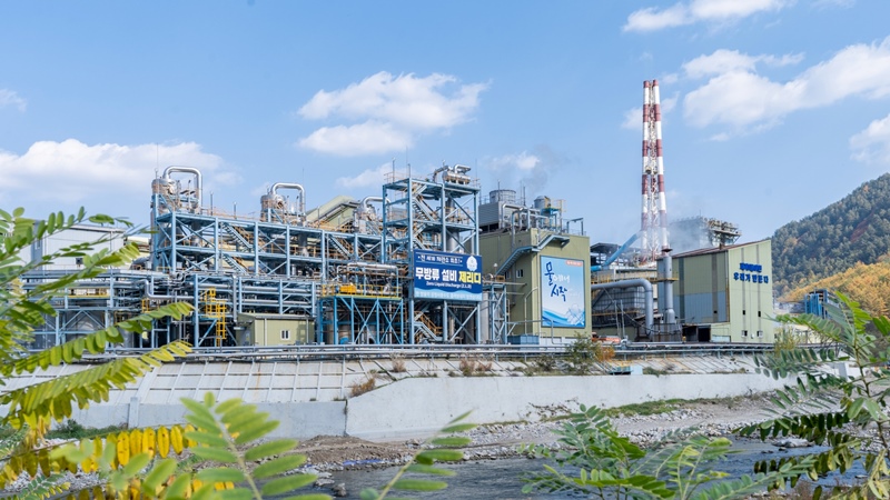 영풍 제련소가 있는 경북 봉화군 석포면 일대의 수질 지표가 ‘청정’ 수준을 보이며, 최근 수년간 진행된 대규모 설비 투자와 운영 개선의 효과가 각종 수치로 확인됐다. 영풍 석포제련소 무방류시스템 전경. / 영풍 석포제련소 