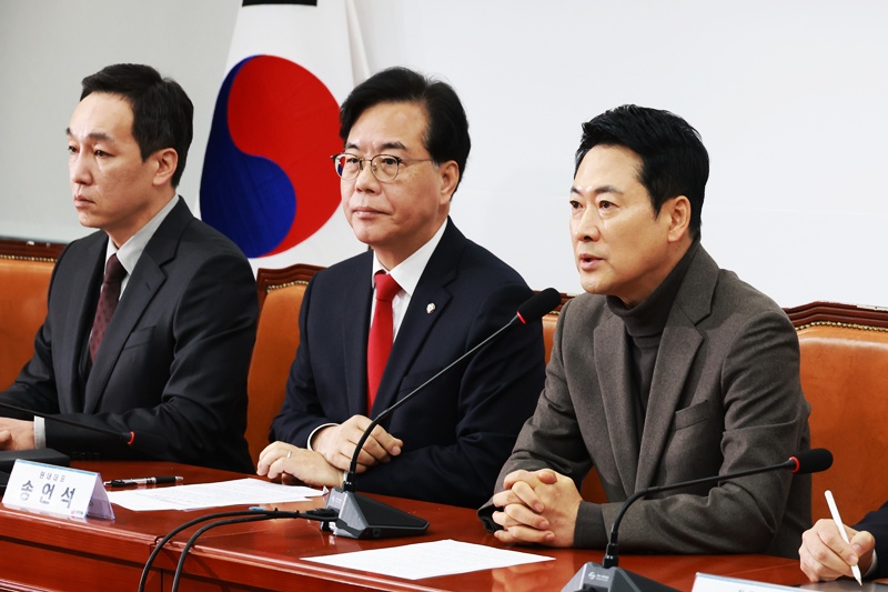 장동혁 국민의힘 대표가 19일 서울 여의도 국회에서 열린 최고위원회의에서 발언하고 있다. / 뉴시스