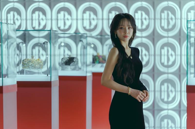 ‘레이디 두아’가 글로벌 흥행 순항을 이어가고 있다. 사진은 호연을 펼친 신혜선. / 넷플릭스